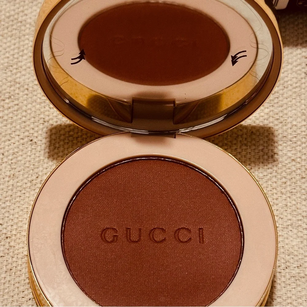 Gucci | Blush | Luminous Matte Powder Blush | Warm Berry
